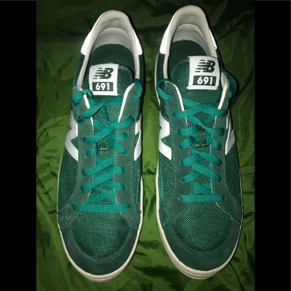 New Balance Shoes - Picture 1 of 4